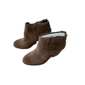 Lucky Brand Emerlee Ankle Boots Suede Leather Stacked Heel Womens Gray 9.5M